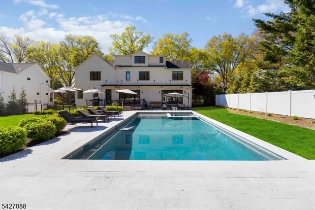 13 Robert Dr, Chatham Twp., NJ 07928