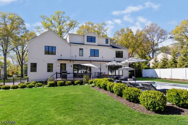 13 Robert Dr, Chatham Twp., NJ 07928