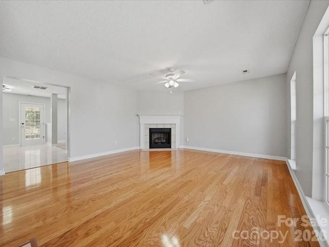 1968 8th Street Lane SE, Hickory, NC 28602