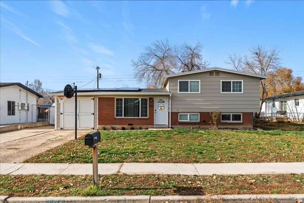 1211 N MALA, Layton, UT 84041