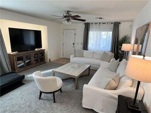 8168 Finch Feather Street, Las Vegas, NV 89143