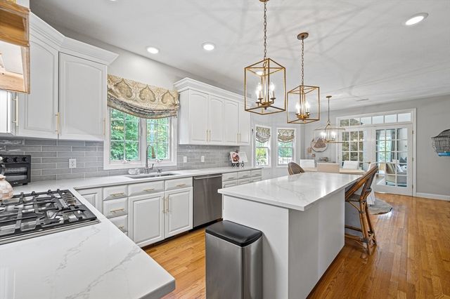11 Jones Rd, Middleton, MA 01949