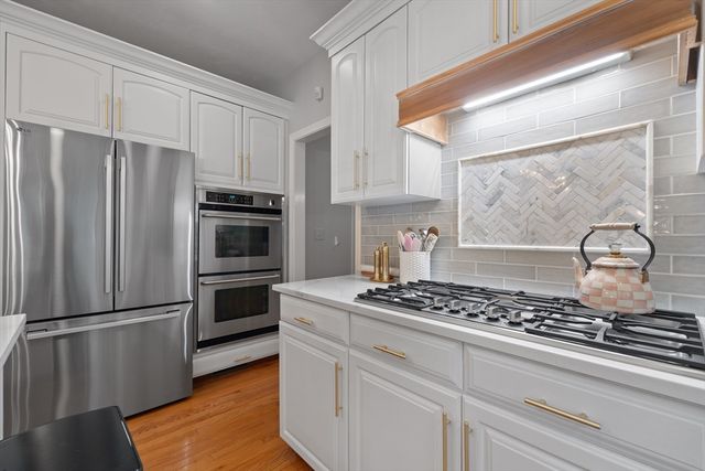 11 Jones Rd, Middleton, MA 01949