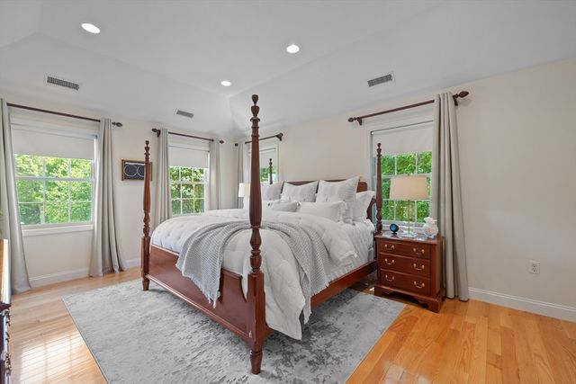 11 Jones Rd, Middleton, MA 01949
