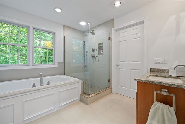 11 Jones Rd, Middleton, MA 01949
