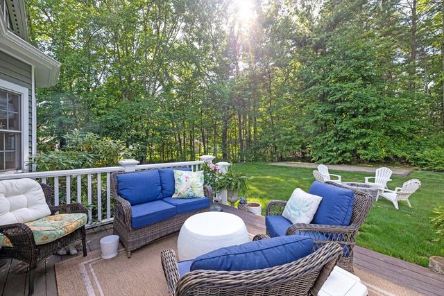 11 Jones Rd, Middleton, MA 01949