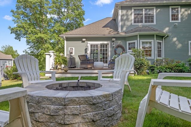 11 Jones Rd, Middleton, MA 01949