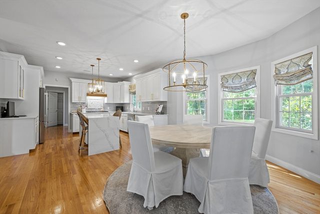 11 Jones Rd, Middleton, MA 01949