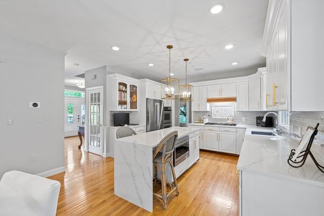 11 Jones Rd, Middleton, MA 01949