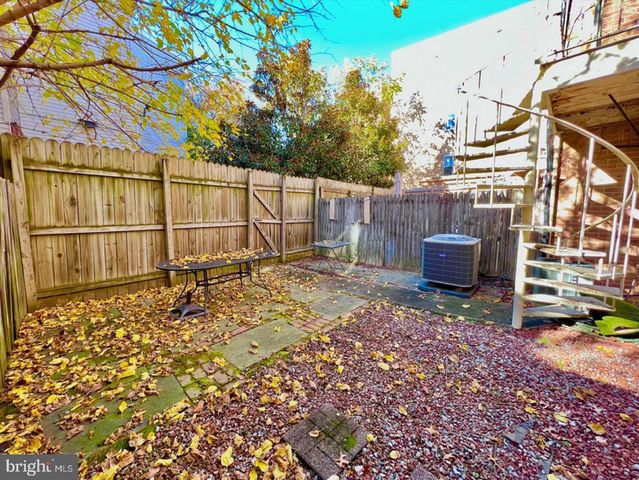 2904 11TH ST NW, Washington, DC 20001