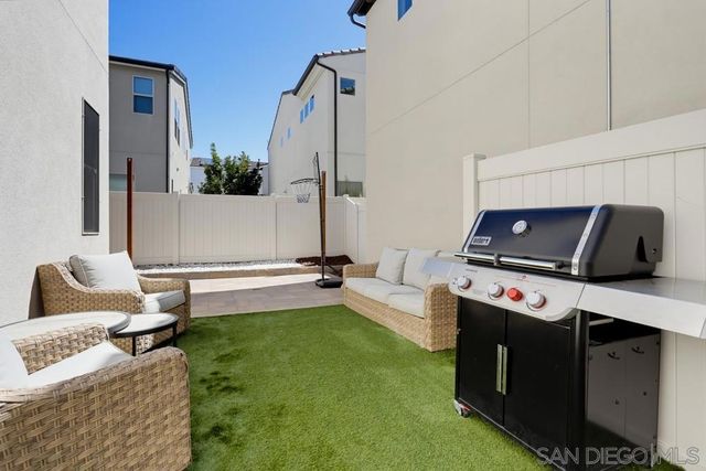 709 Merit Dr, San Marcos, CA 92078