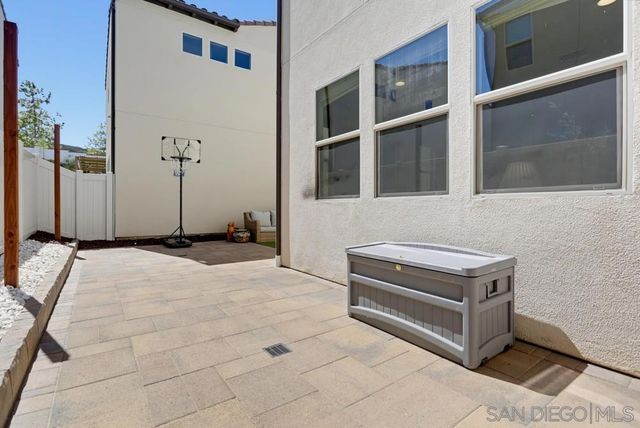709 Merit Dr, San Marcos, CA 92078