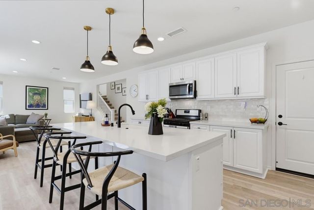 709 Merit Dr, San Marcos, CA 92078