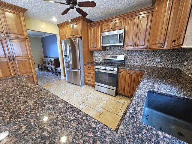 625 Preferred Drive, South Franklin, PA 15301