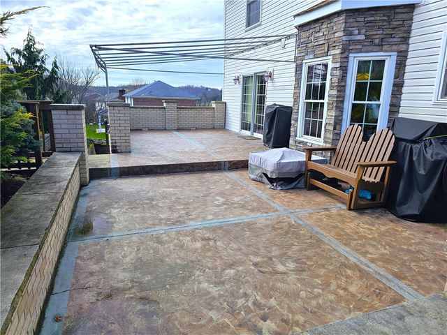 625 Preferred Drive, South Franklin, PA 15301