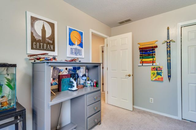 4034 N Rushwood Cir, Wichita, KS 67226