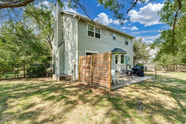 4034 N Rushwood Cir, Wichita, KS 67226