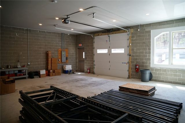 100 Mcneilly Rd, Baldwin Twp, PA 15226