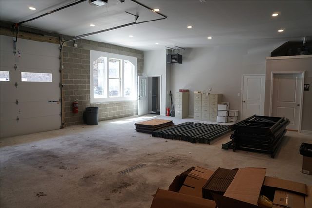 100 Mcneilly Rd, Baldwin Twp, PA 15226