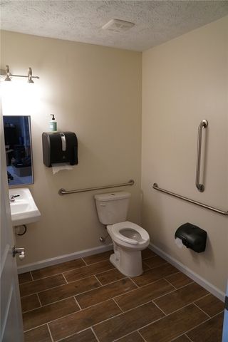 100 Mcneilly Rd, Baldwin Twp, PA 15226