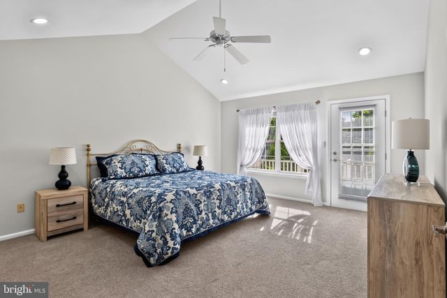 13 GRAND BANKS CIR, Evesham, NJ 08053