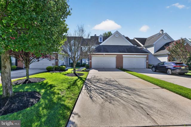 13 GRAND BANKS CIR, Evesham, NJ 08053