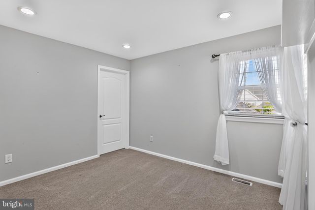 13 GRAND BANKS CIR, Evesham, NJ 08053