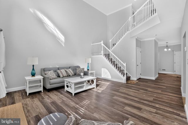 13 GRAND BANKS CIR, Evesham, NJ 08053