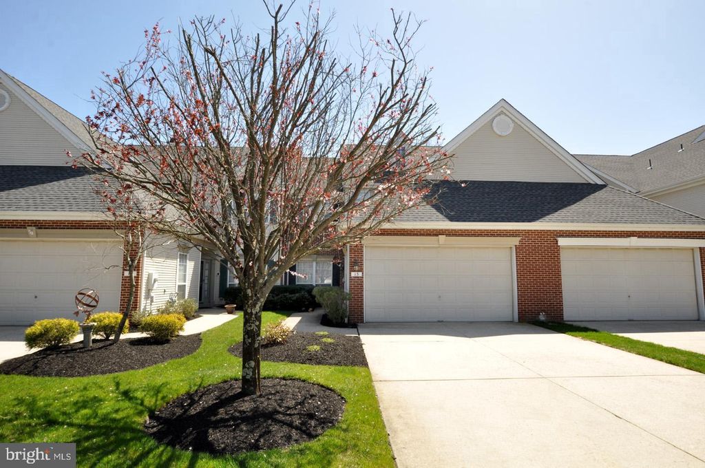 13 GRAND BANKS CIR, Evesham, NJ 08053