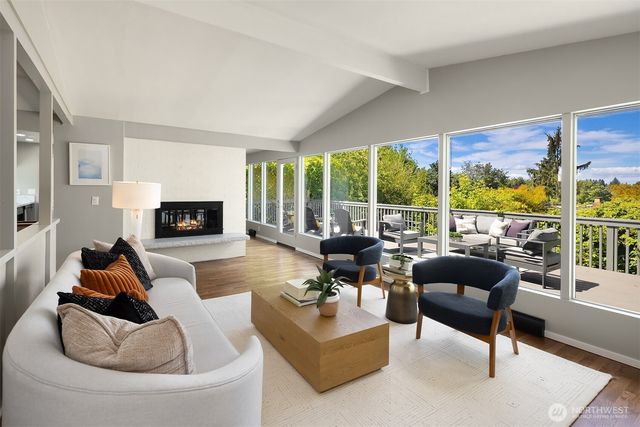 10737 3rd Avenue NW, Seattle, WA 98177