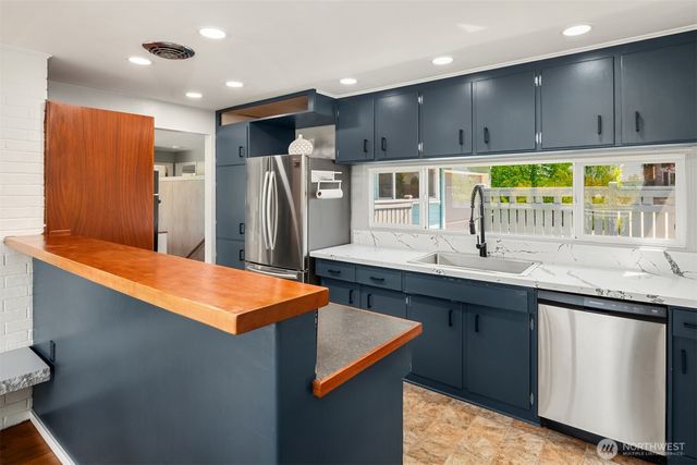 10737 3rd Avenue NW, Seattle, WA 98177