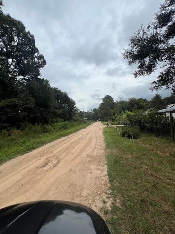 25688 York, New Caney, TX 77357