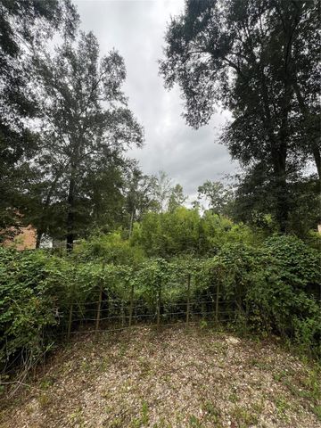 25688 York, New Caney, TX 77357