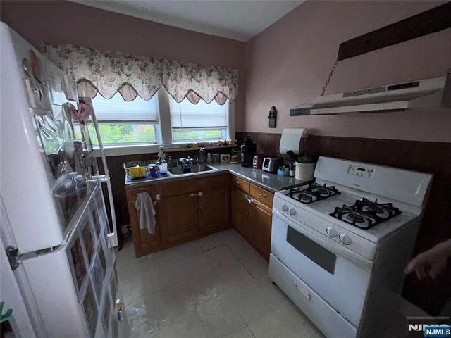 149 3rd Avenue, Hawthorne, NJ 07506
