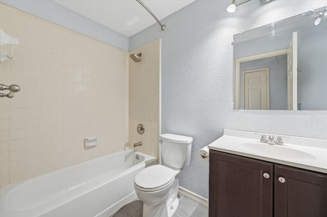 1509 Creek Bank Lane, Arlington, TX 76014