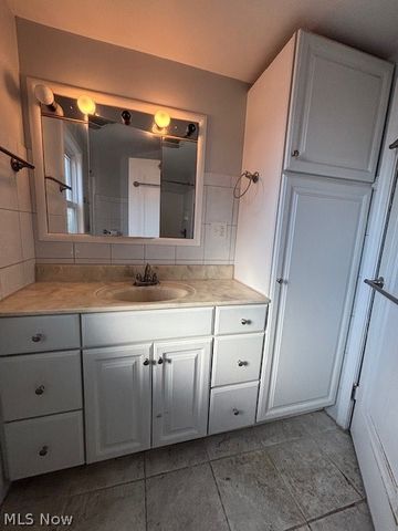 422 N Firestone Boulevard, Akron, OH 44301