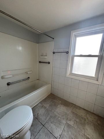 422 N Firestone Boulevard, Akron, OH 44301