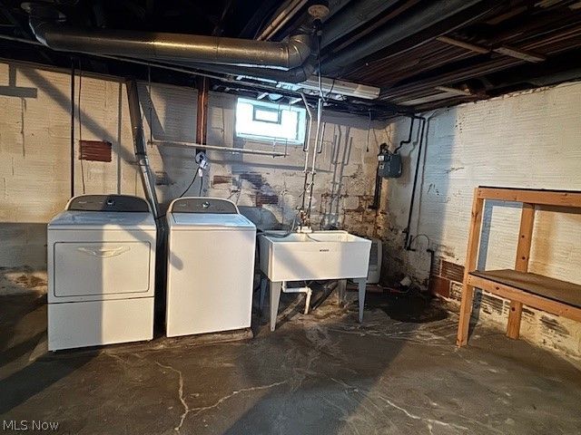 422 N Firestone Boulevard, Akron, OH 44301