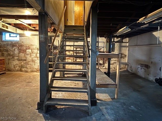 422 N Firestone Boulevard, Akron, OH 44301