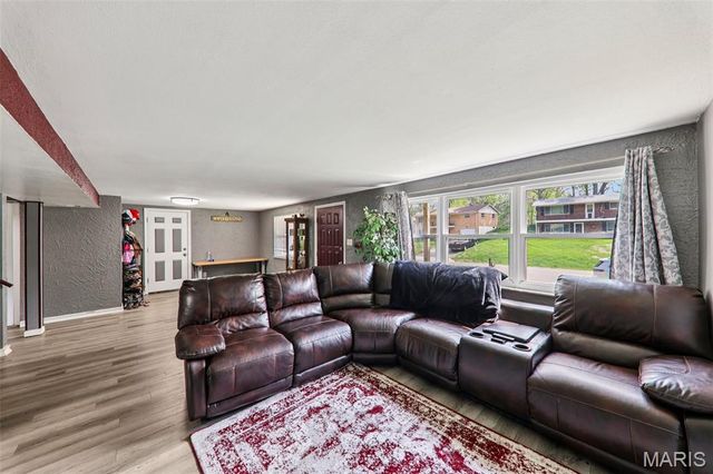 113 Mark Drive, Fairview Heights, IL 62208