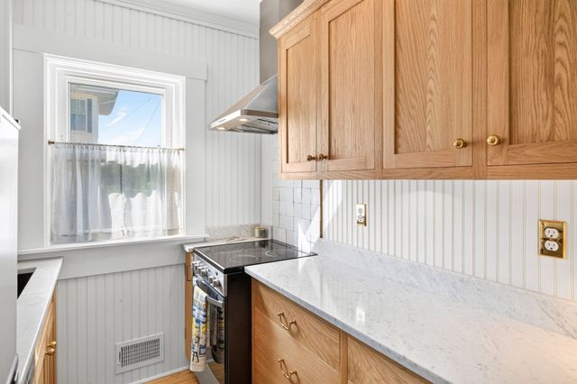 39 Junior St, New Bedford, MA 02740
