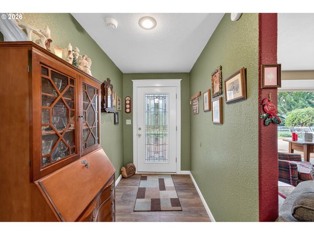 694 ORCHARD Ln, Roseburg, OR 97471