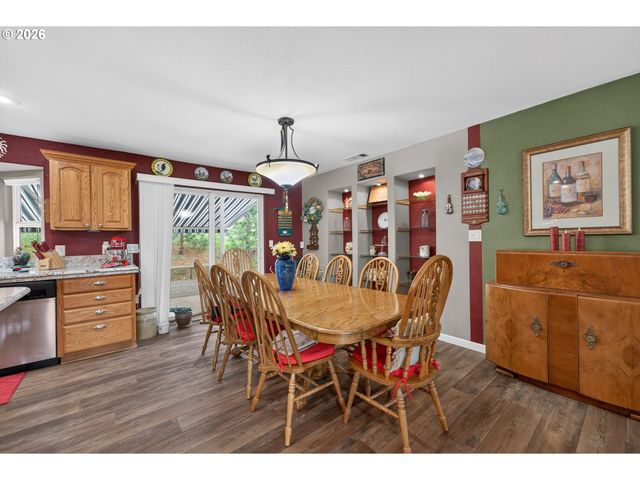 694 ORCHARD Ln, Roseburg, OR 97471