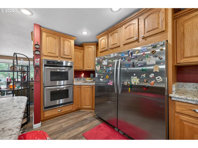 694 ORCHARD Ln, Roseburg, OR 97471