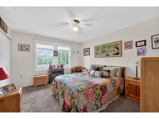 694 ORCHARD Ln, Roseburg, OR 97471