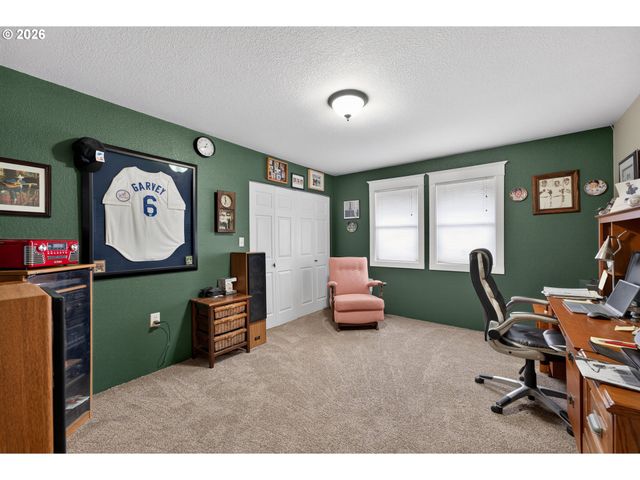 694 ORCHARD Ln, Roseburg, OR 97471