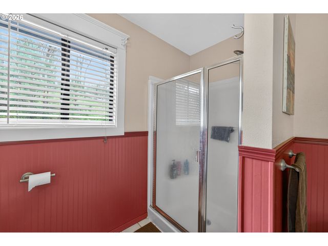 694 ORCHARD Ln, Roseburg, OR 97471