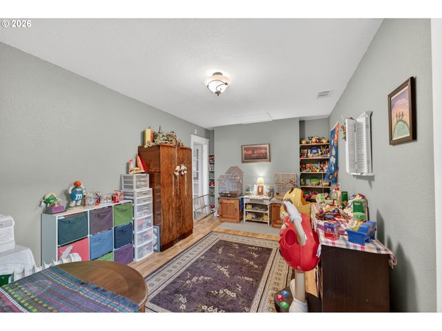 694 ORCHARD Ln, Roseburg, OR 97471