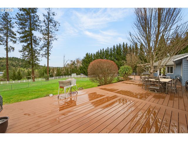 694 ORCHARD Ln, Roseburg, OR 97471