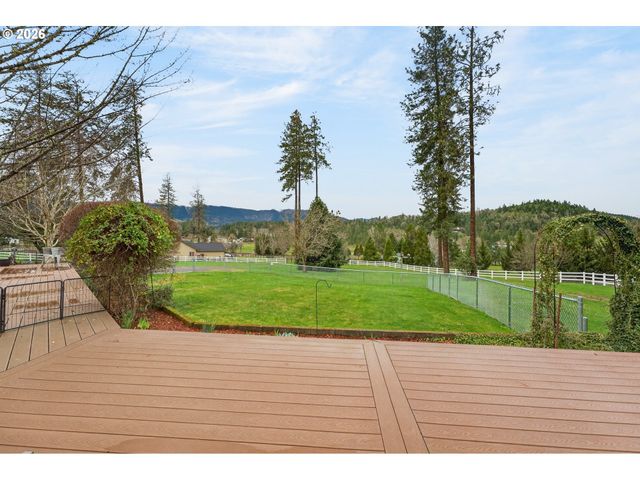 694 ORCHARD Ln, Roseburg, OR 97471